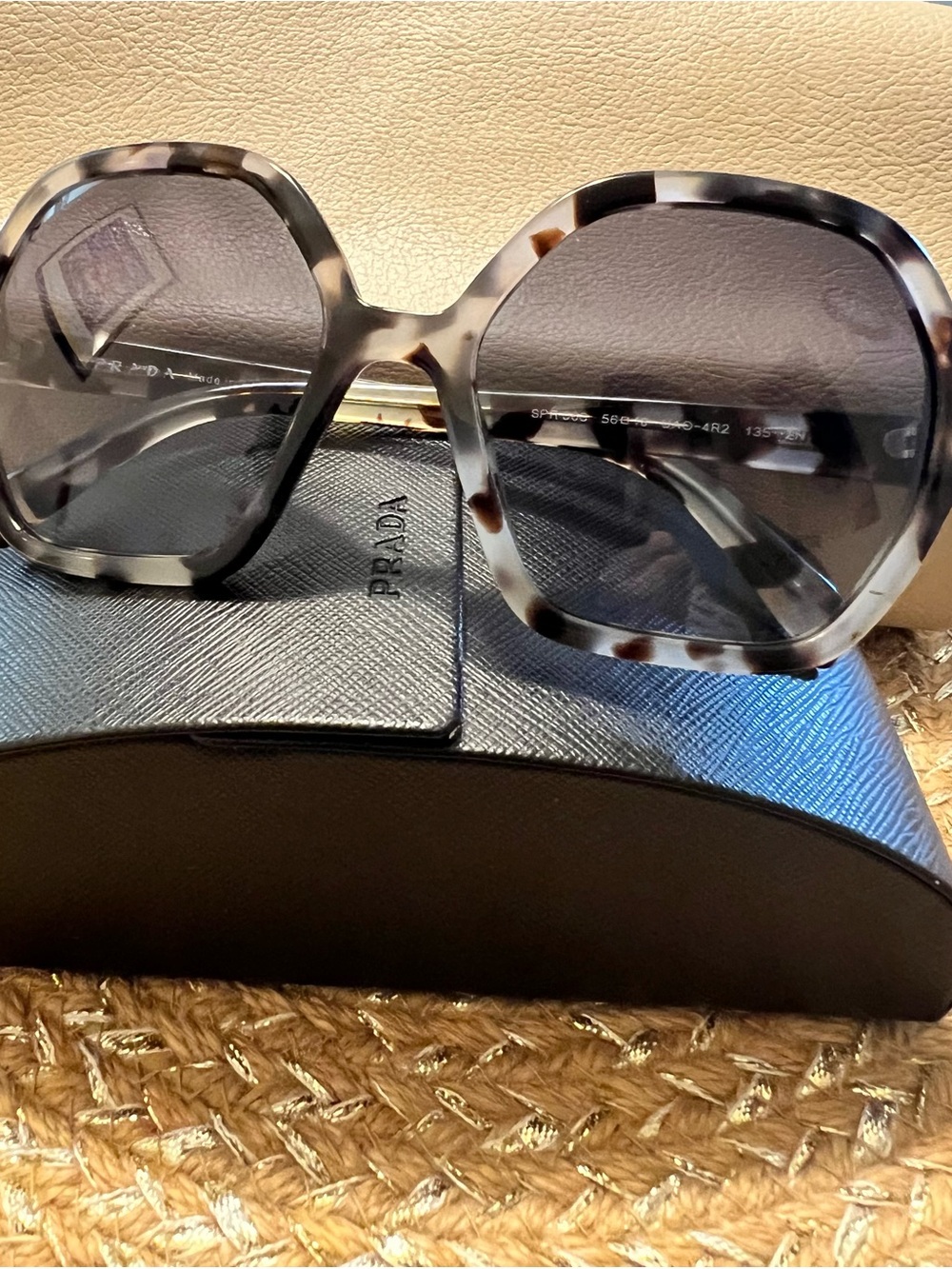 Prada Gray Tortoise Oversized Octogon Sunglasses. Like New - Picture 10 of 11